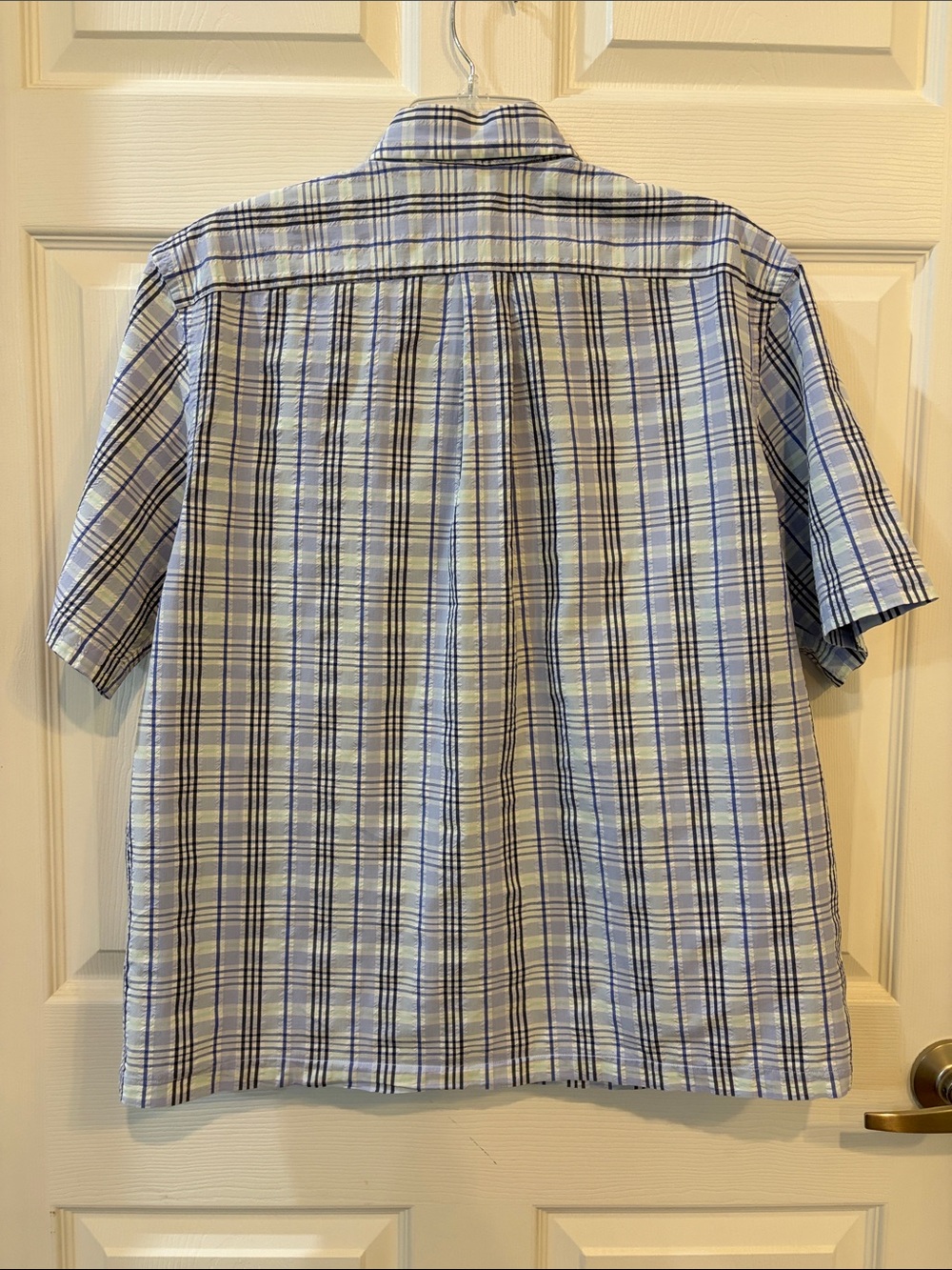 Roundtree & Yorke Men’s Blue and White Plaid Short-Sleeve Button-Down Shirt - Picture 3 of 4
